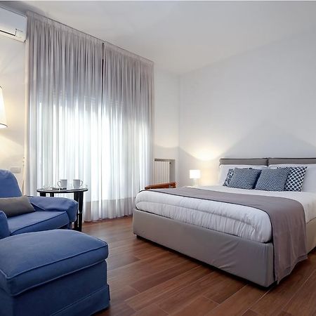 Starhost - Golden Apartments ซาแลร์โน ภายนอก รูปภาพ