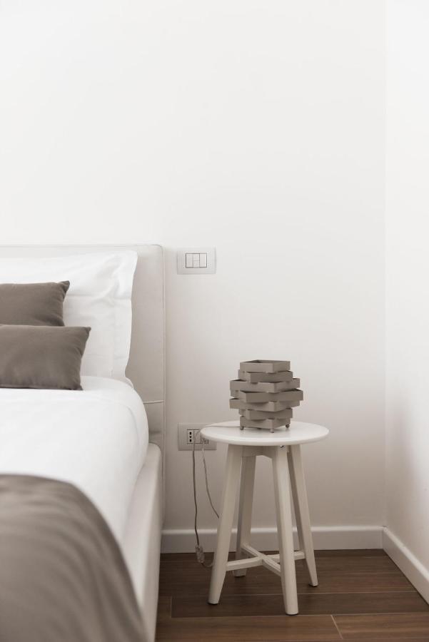 Starhost - Golden Apartments ซาแลร์โน ภายนอก รูปภาพ