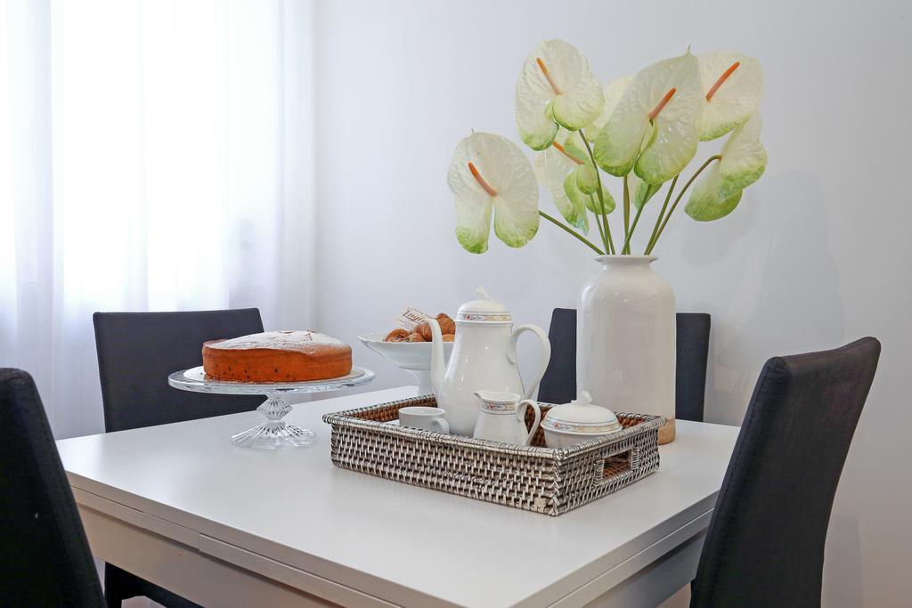 Starhost - Golden Apartments ซาแลร์โน ภายนอก รูปภาพ