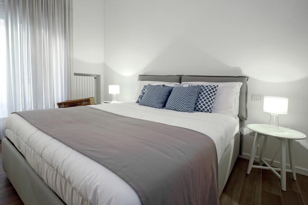 Starhost - Golden Apartments ซาแลร์โน ภายนอก รูปภาพ
