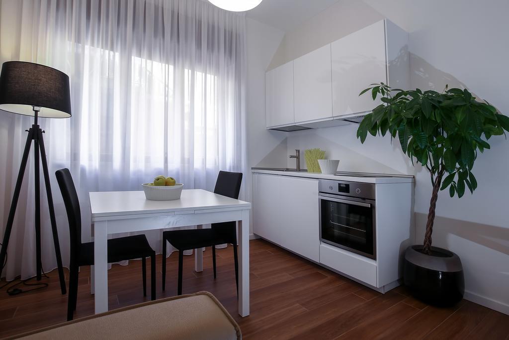 Starhost - Golden Apartments ซาแลร์โน ภายนอก รูปภาพ